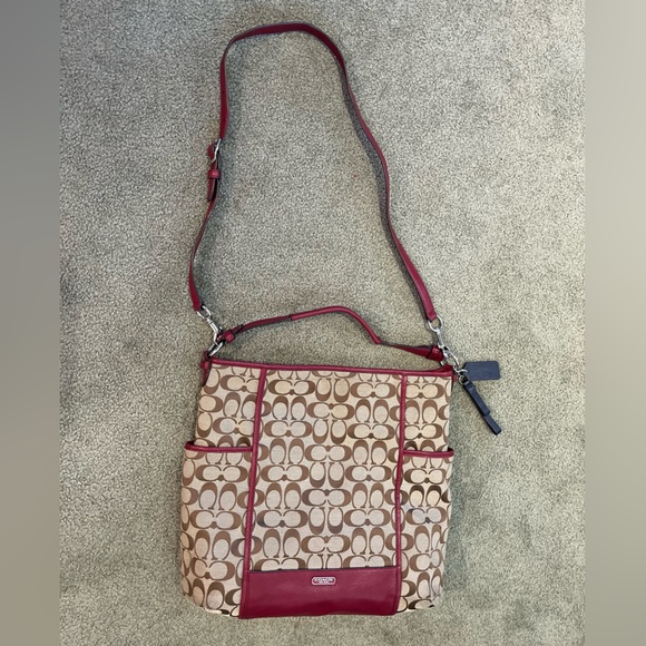 Authentic COACH Park Signature Hobo Red/Khaki/ Crimson Shoulder Bag - Picture 2 of 7